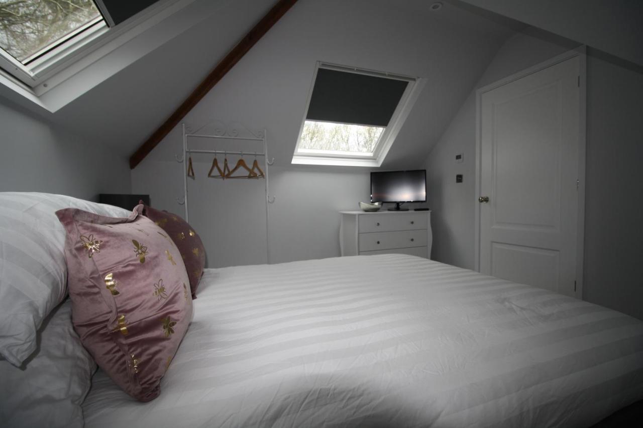 Ryefield Cottage - Luxurious Self-Catered Holiday Cottage With A Log Burner Чичестър Екстериор снимка